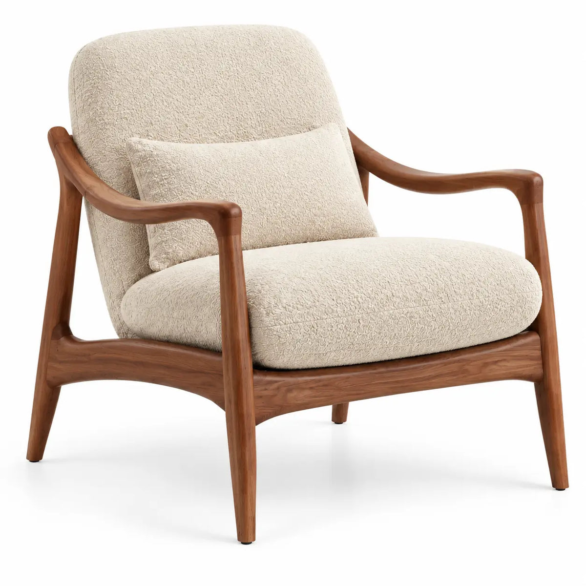 Fauteuil beige à structure marron courbée et coussin de dossier