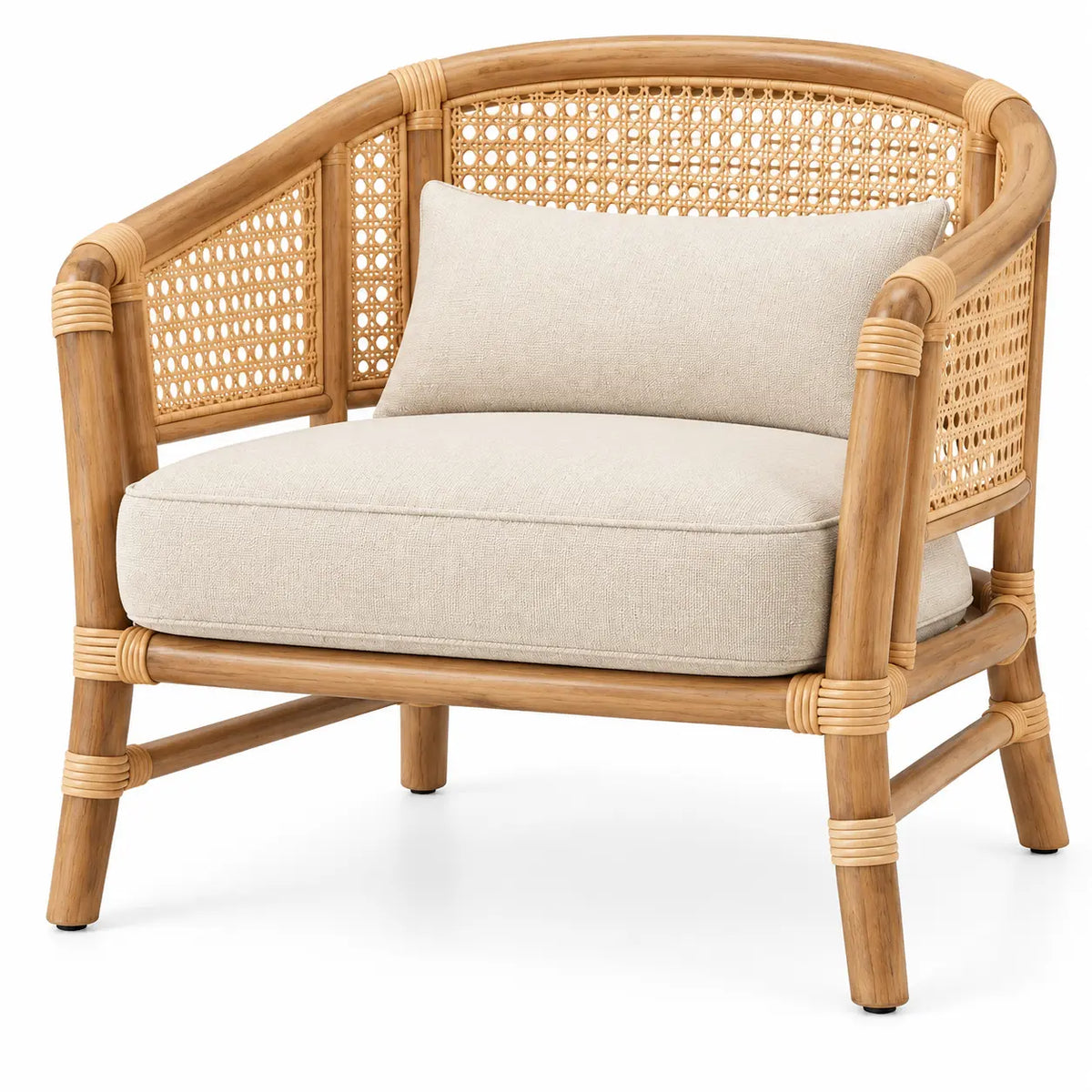 Fauteuil beige à dossier tressé et structure tubulaire arrondie